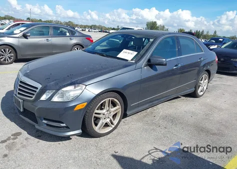 2013 Mercedes-Benz E 350 4Matic z USA, uszkodzony, nr VIN WDDHF8JB0DA767305